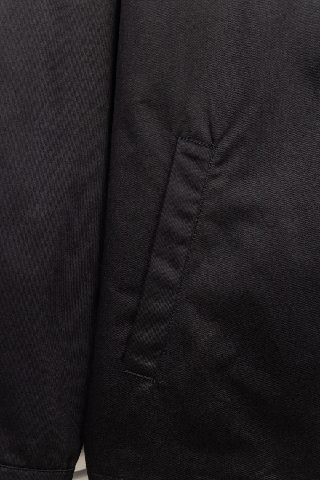 🅿️330 new model number: B129 Ralph Lauren's new 2024 classic old money style stand collar executive zipper jacket 1️⃣Selected from high-quality original developed pure cotton fabrics, with customized plaid lining inside, the overall wearing effect is very soft and comfortable, 2️⃣The workmanship details are perfectly controlled, the chest is exquisitely embroidered with small logos, and the dropped shoulders are made of splicing technology to create a unique design style that highlights your personality! The version is simple but not simple! 3️⃣ Complete with tag accessories, unisex design, and a very versatile jacket for men and women! Color: black, navy, khaki, green Size: S, M, L, XL